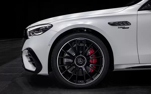   Mercedes-AMG E 53 HYBRID 4MATIC+ - 2024