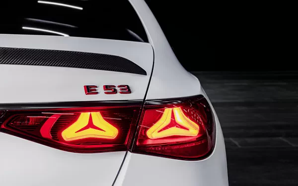   Mercedes-AMG E 53 HYBRID 4MATIC+ - 2024