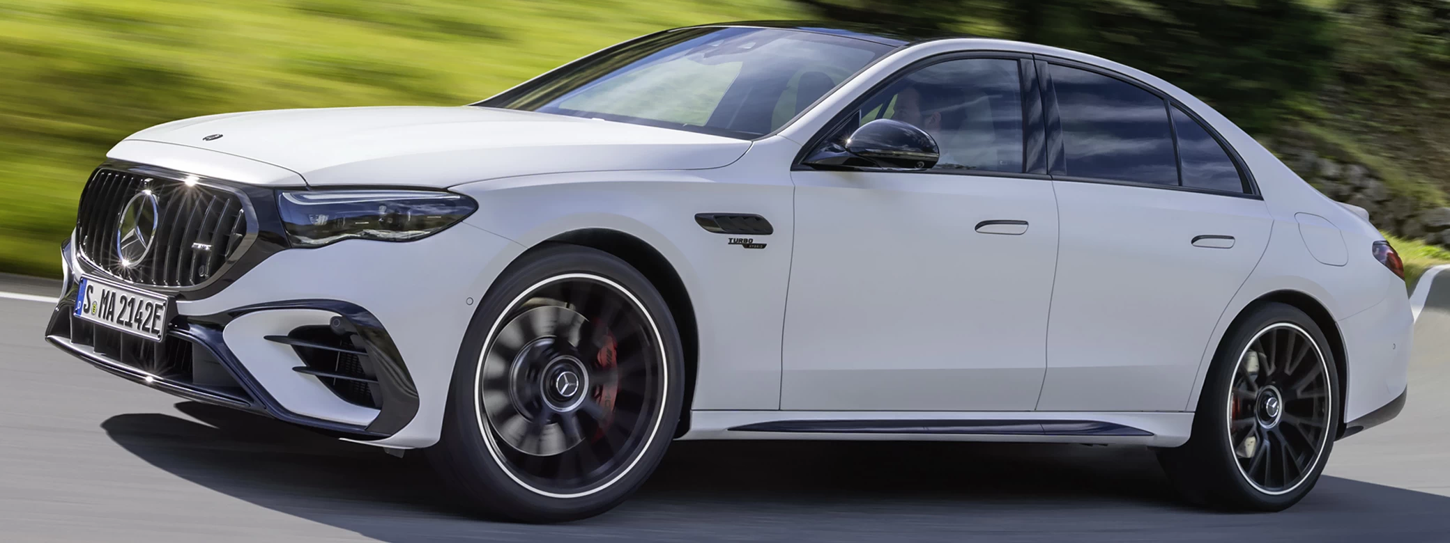   Mercedes-AMG E 53 HYBRID 4MATIC+ - 2024 - Car wallpapers