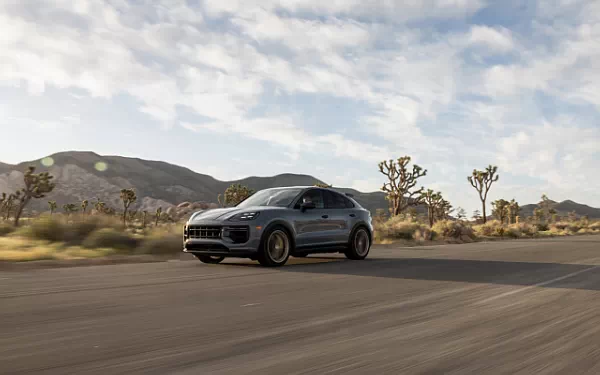   Porsche Cayenne Turbo GT US-spec - 2023