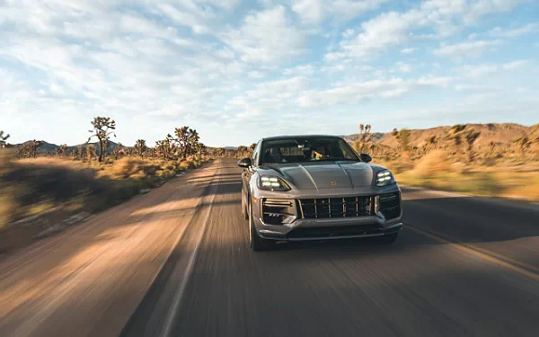   Porsche Cayenne Turbo GT US-spec - 2023