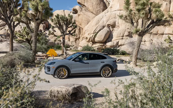   Porsche Cayenne Turbo GT US-spec - 2023