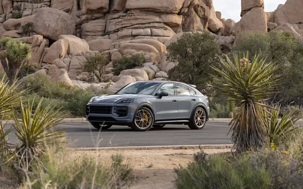  Porsche Cayenne Turbo GT US-spec - 2023