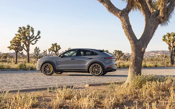   Porsche Cayenne Turbo GT US-spec - 2023