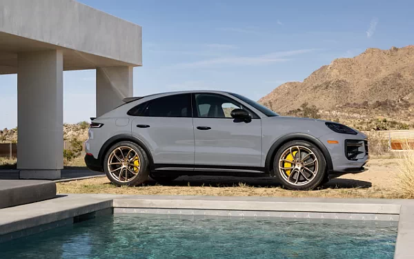   Porsche Cayenne Turbo GT US-spec - 2023