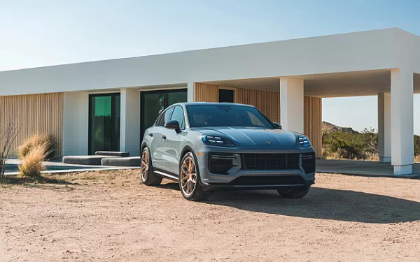   Porsche Cayenne Turbo GT US-spec - 2023