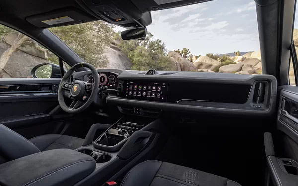   Porsche Cayenne Turbo GT US-spec - 2023