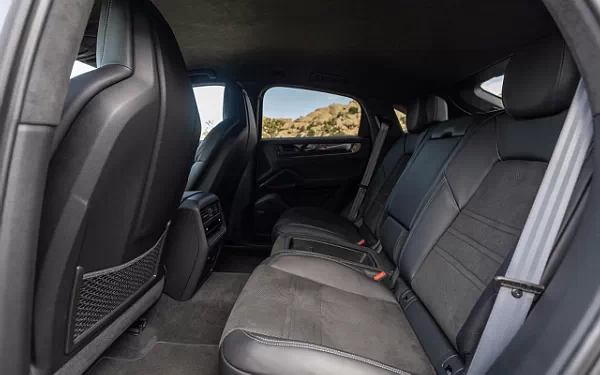   Porsche Cayenne Turbo GT US-spec - 2023