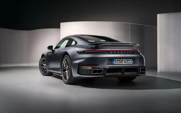   Porsche 911 Turbo S - 2025