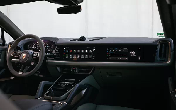   Porsche Cayenne S E-Hybrid Coupe SportDesign Package - 2023