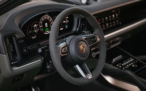   Porsche Cayenne S E-Hybrid Coupe SportDesign Package - 2023