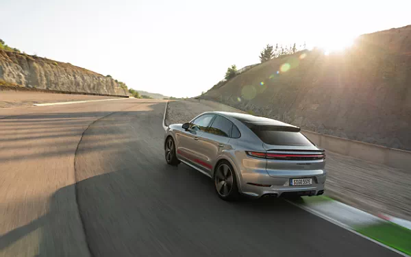   Porsche Cayenne Turbo E-Hybrid Coupe - 2023