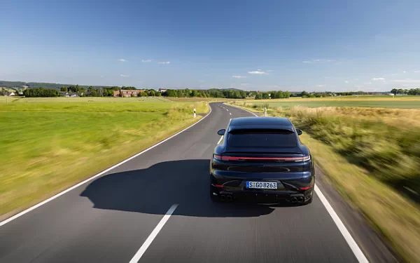   Porsche Cayenne GTS Coupe (Algarve Blue Metallic) - 2024