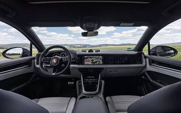   Porsche Cayenne GTS Coupe (Algarve Blue Metallic) - 2024