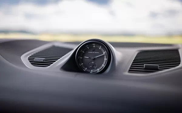   Porsche Cayenne GTS Coupe (Algarve Blue Metallic) - 2024