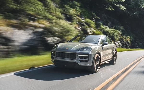   Porsche Cayenne GTS Coupe - 2024