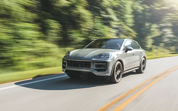   Porsche Cayenne GTS Coupe - 2024