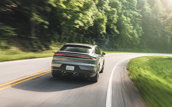   Porsche Cayenne GTS Coupe - 2024