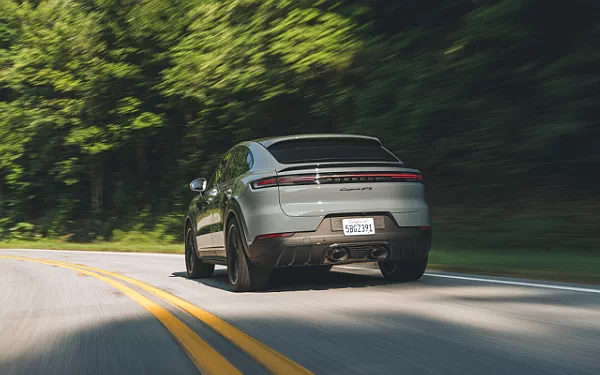  Porsche Cayenne GTS Coupe - 2024