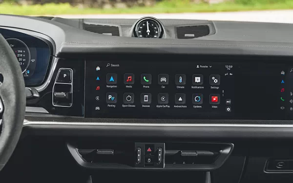   Porsche Cayenne GTS Coupe - 2024