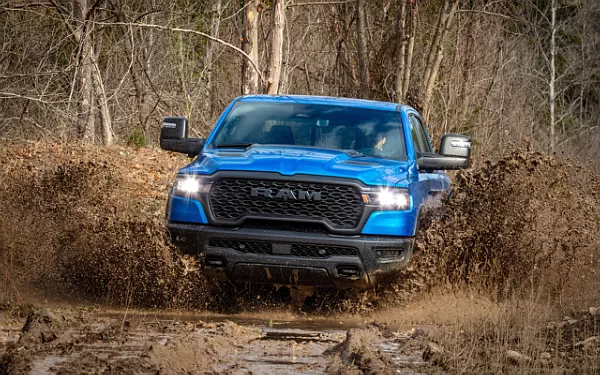   Ram 1500 Rebel (Hydro Blue/Diamond Black) - 2024