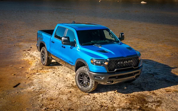   Ram 1500 Rebel (Hydro Blue/Diamond Black) - 2024