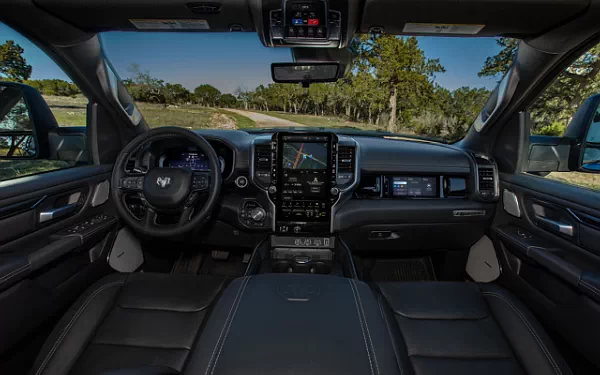   Ram 1500 Rebel (Hydro Blue/Diamond Black) - 2024