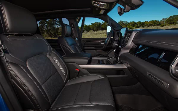   Ram 1500 Rebel (Hydro Blue/Diamond Black) - 2024