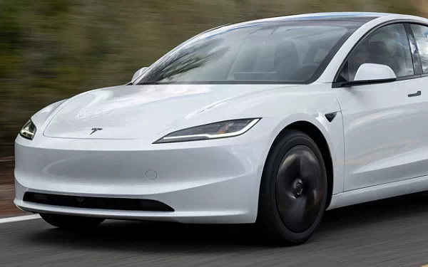   Tesla Model 3 Standard - 2025