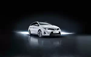   Toyota Auris Touring Sports Hybrid - 2013