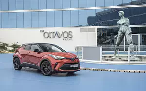   Toyota C-HR Hybrid (Orange) - 2019