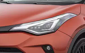   Toyota C-HR Hybrid (Orange) - 2019