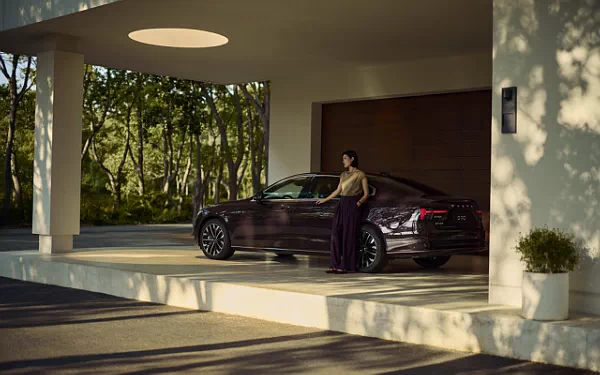   Volvo S90 T8 Recharge China-spec - 2025