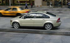   Volvo S40 - 2004