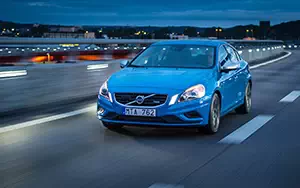   Volvo S60 T6 AWD R-Design - 2013