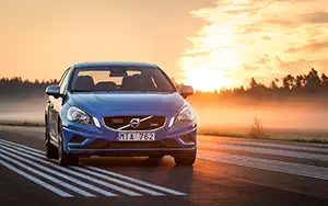   Volvo S60 T6 AWD R-Design - 2013
