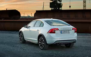   Volvo S60 D4 Cross Country - 2016