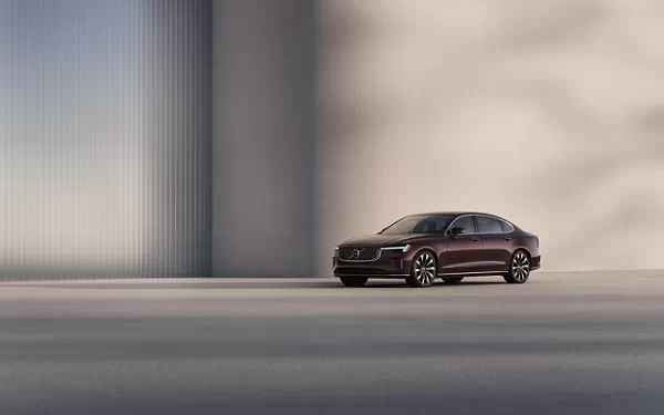   Volvo S90 T8 Recharge - 2025