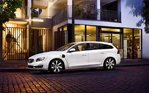   Volvo V60 Plug-in-Hybrid - 2014