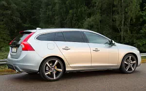   Volvo V60 T5 R-Design - 2016