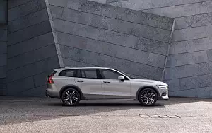   Volvo V60 T5 Cross Country - 2018