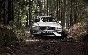   Volvo V60 T5 Cross Country - 2018