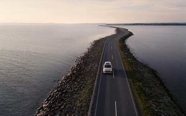   Volvo XC90 T8 Recharge AWD - 2024